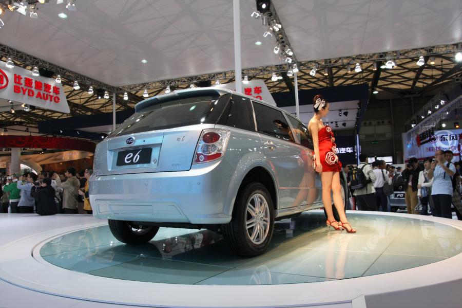  BYD E6 2009 года  (фото 45 из 60)